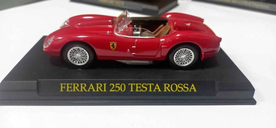 Ferrari 250 Testa Rossa 1:43 Diecast Model