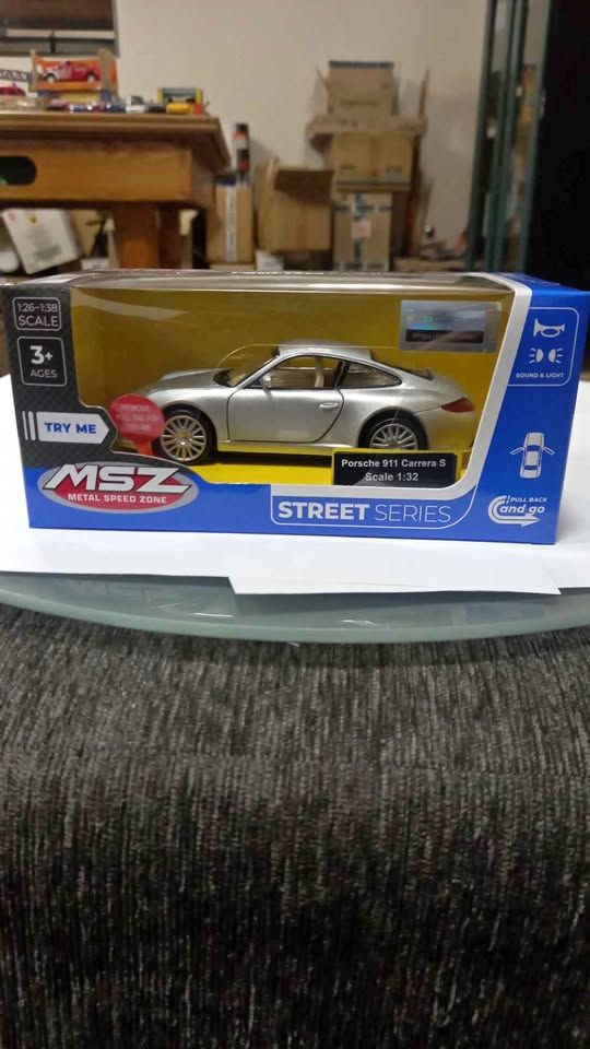 MSZ 1:26-1:38 Porsche 911 Carrera S - silver - die cast - R200