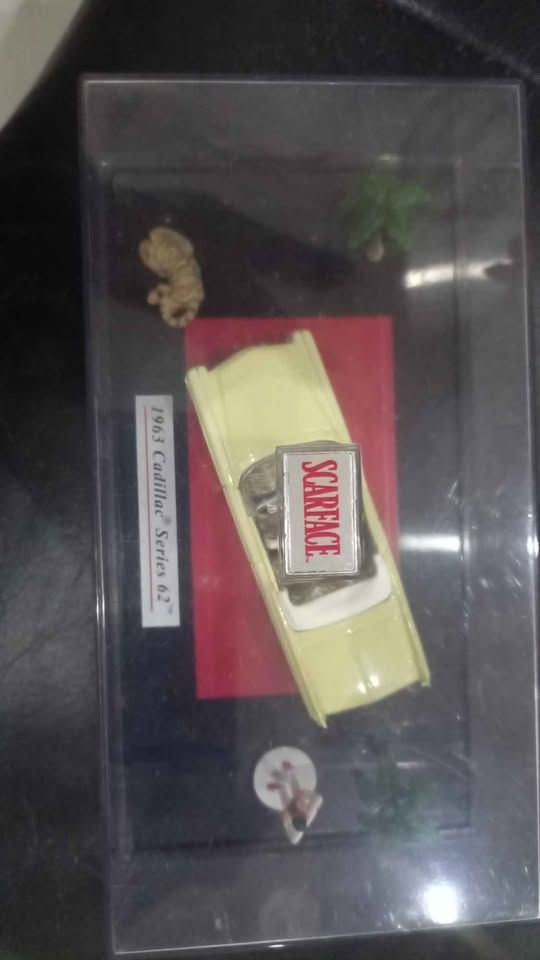 1963 scarface Cadillac-18cm long case view 2