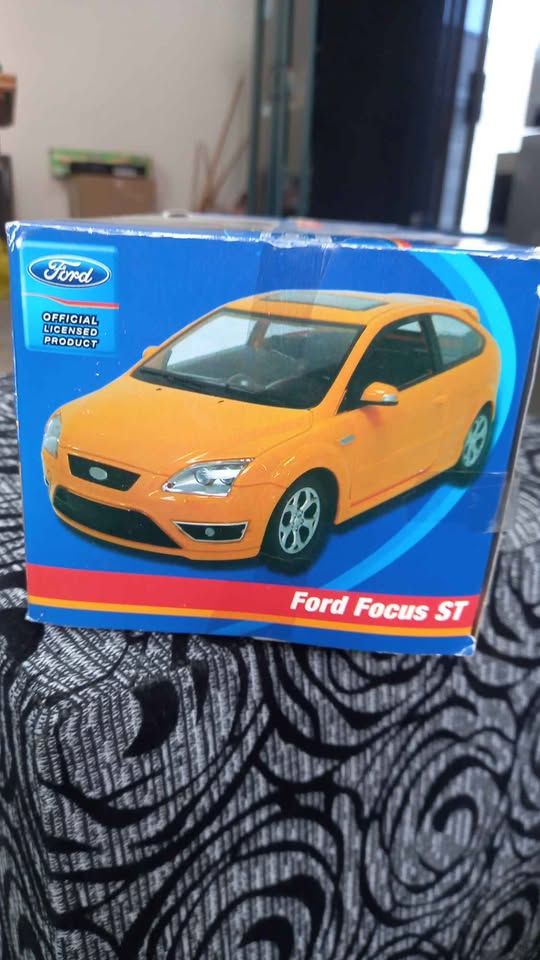 FORD FOCUS ST - 1:18 - Very RARE Officially Licensed by Ford view 5
