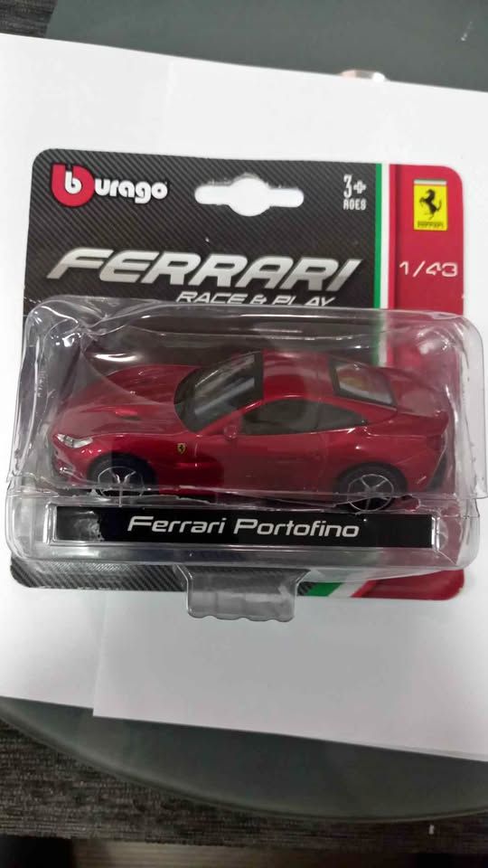 Burago 1:43 Ferrari Portofino
