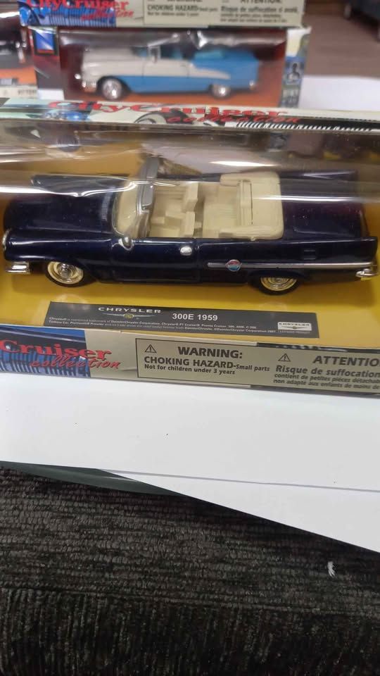 New Ray 1:43 Chrysler 300E 1959 die cast R200