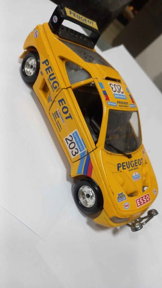 Peugeot 405 turbo 1:24 view 2