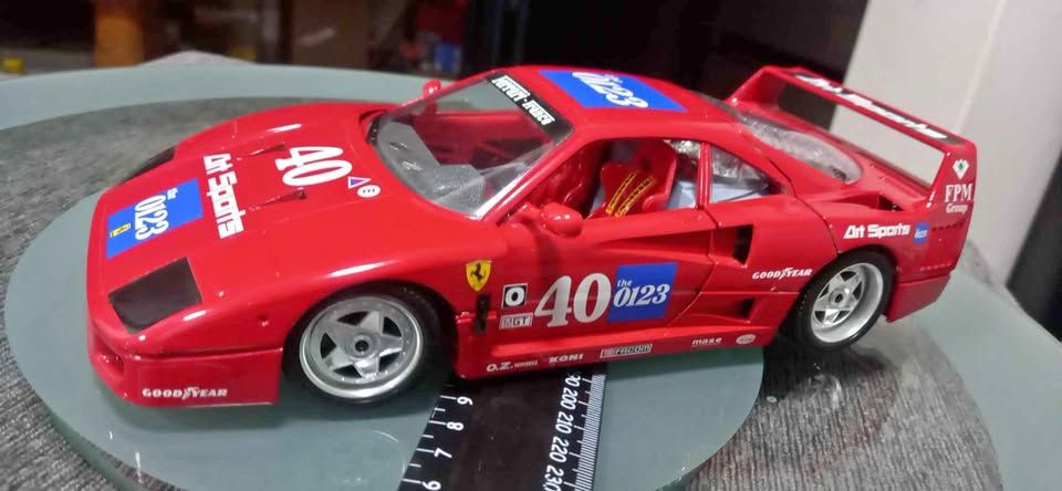 Ferrari F40 scale 1:18 