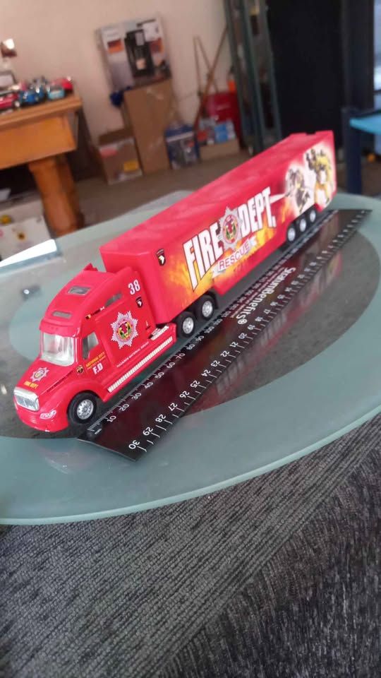 Fire truck - die cast - 33cm long