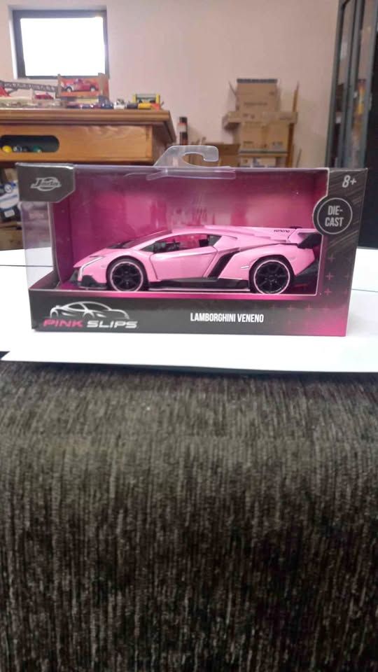 Jada Pink slips 1:32 Lamborghini veneno die cast R200