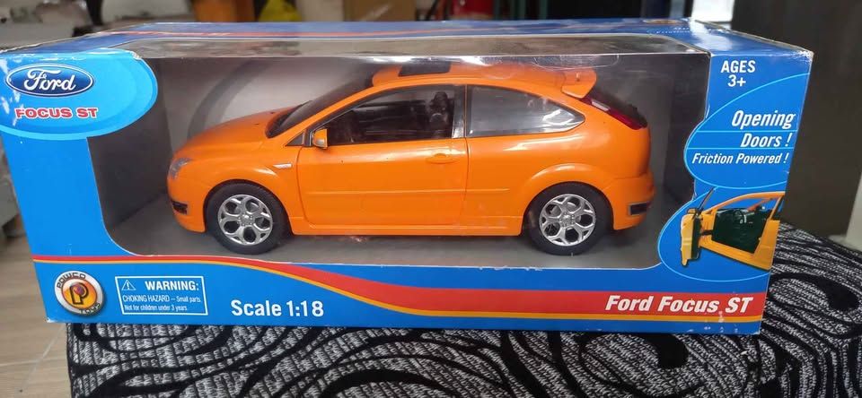FORD FOCUS ST - 1:18 - Very RARE Officially Licensed by Ford view 6