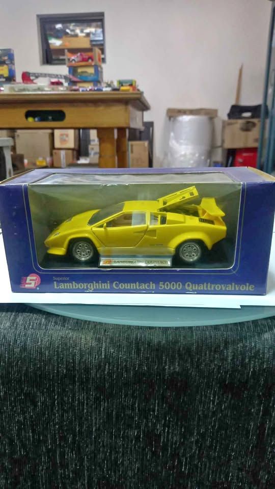 Sunnyside 1:24 Lamborghini contach quattrovalve die cast R450