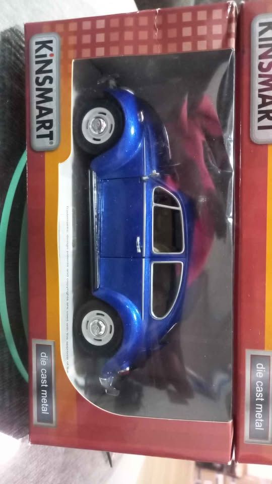 Kinsmart 1967 Classic VW Beetle view 4