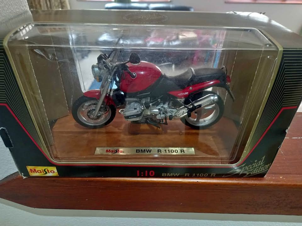 Die cast 1:10 BMW R1100 R - 30cm long