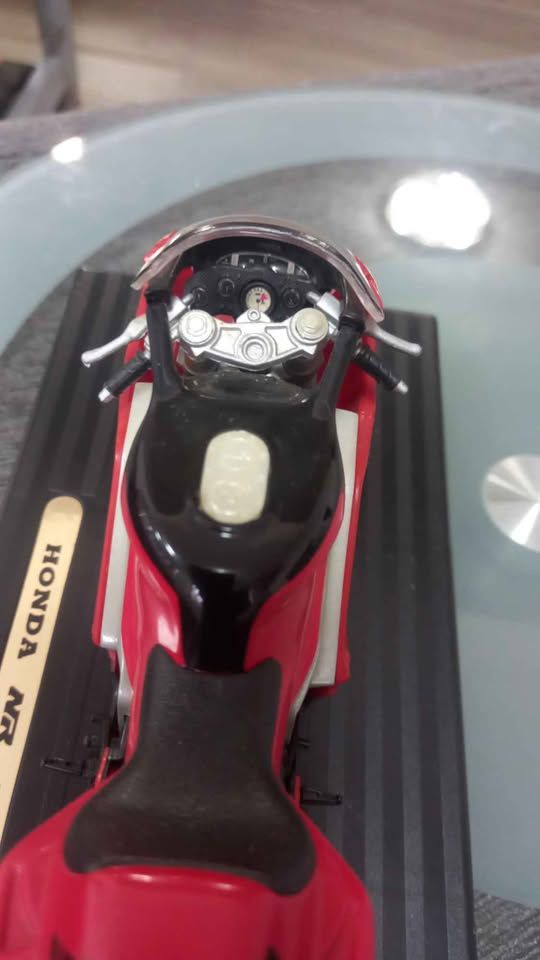 Honda NR scale 1:12 view 3