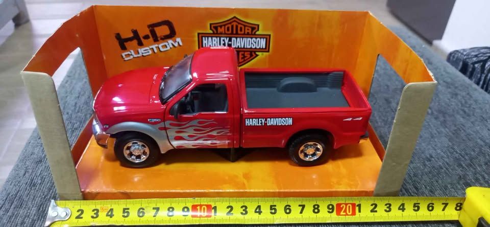 Ford F350 V8 die cast