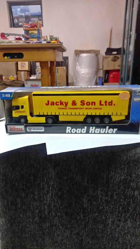 Road hauler 1:48 Scania jack and son die cast R600