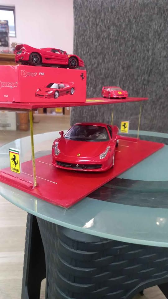 Ferrari Diorama with F40 - F50 and 458 italia view 2