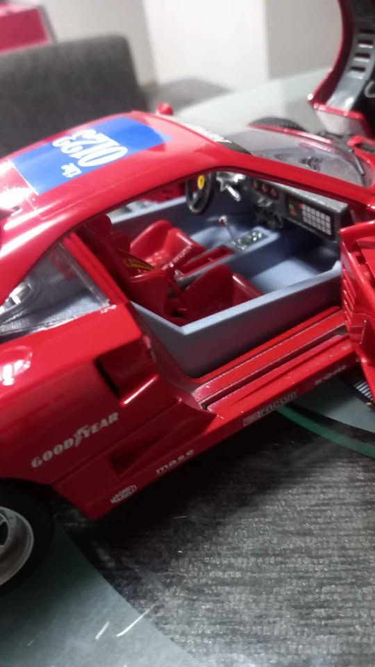 Ferrari F40 scale 1:18  view 8