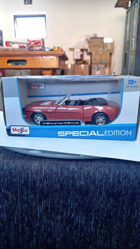 Maisto 1:24 1968 Chevrolet ss 396 convertible die cast R600