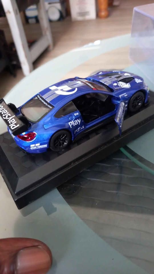 BMW 1:44 M6 Gt3 view 3