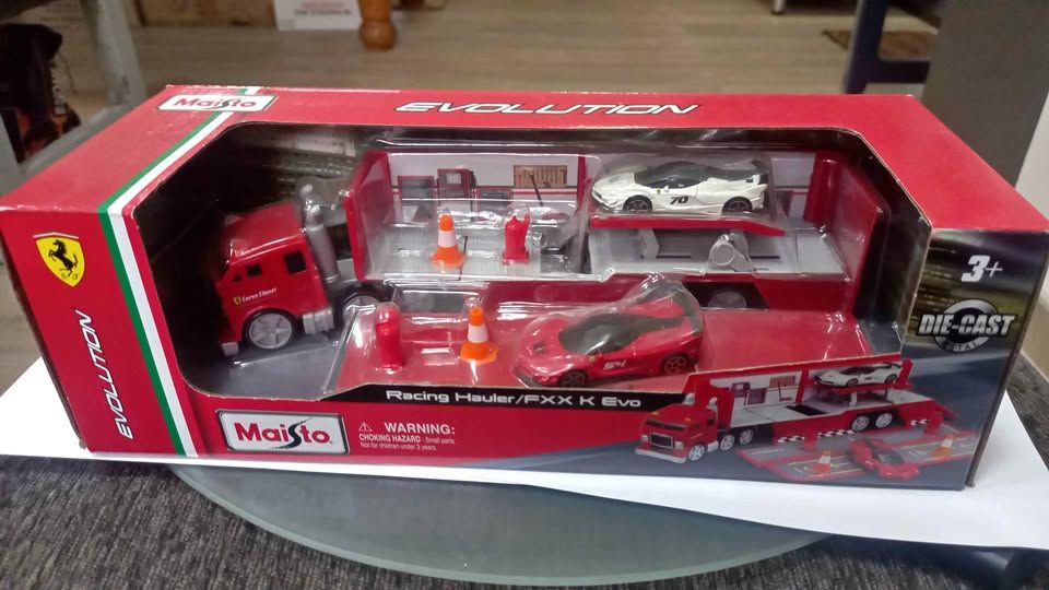 Maisto Ferrari truck Set