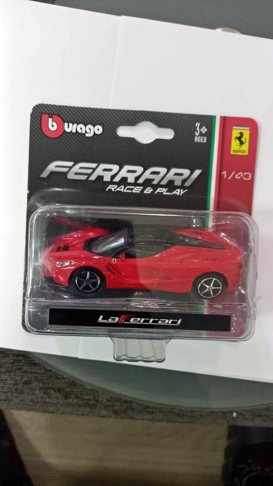 Burago 1:43 Ferrari LaFerrari