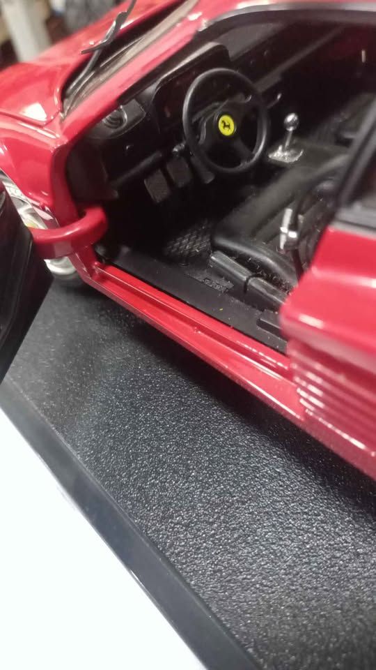 Ferrari F512M Testarossa scale 1:18 view 7