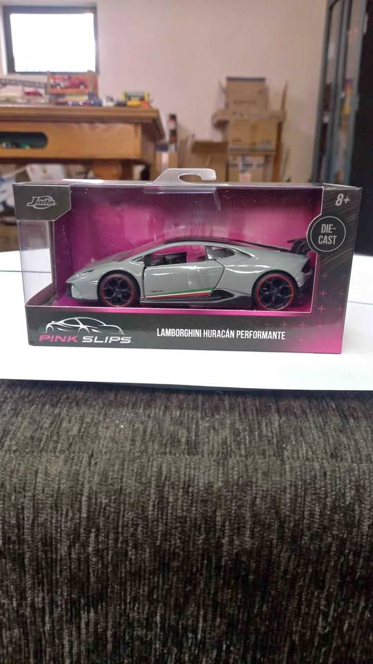 Jada Pink slips 1:32 Lamborghini hurrican performance die cast R200