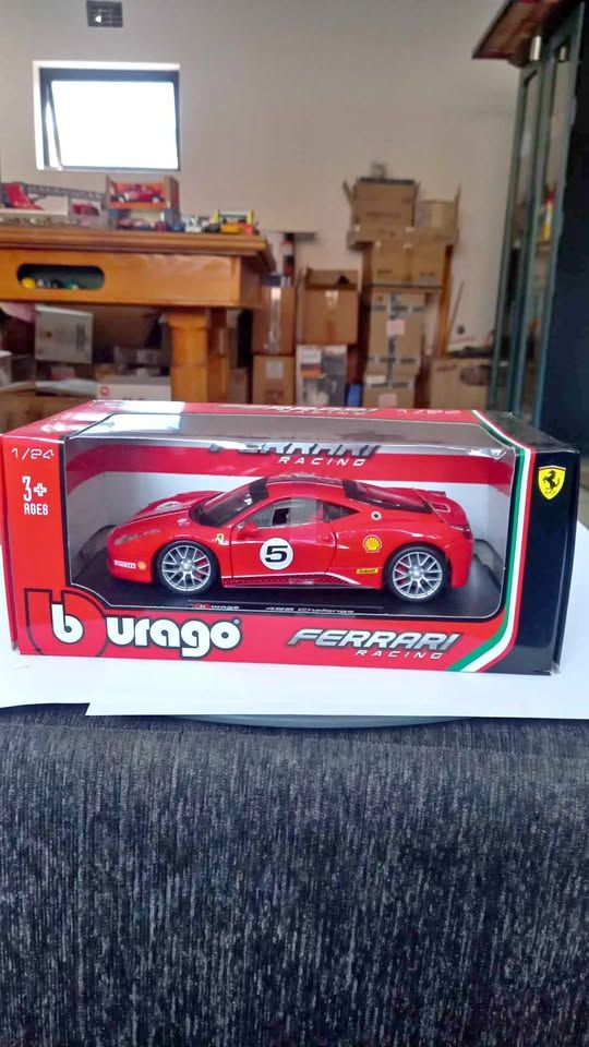 Burago 1:24 Ferrari 458 Challenge diecast R500