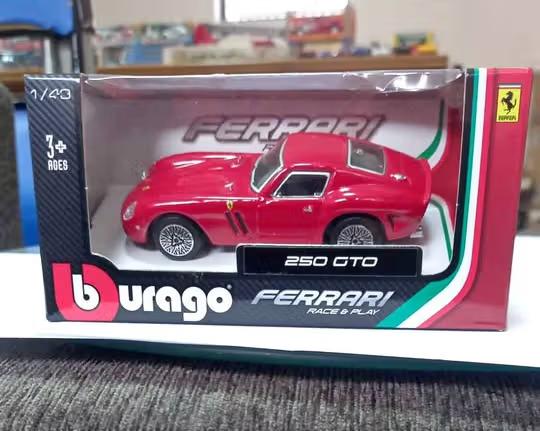 Burago 1:43 Ferrari GTO die cast R400