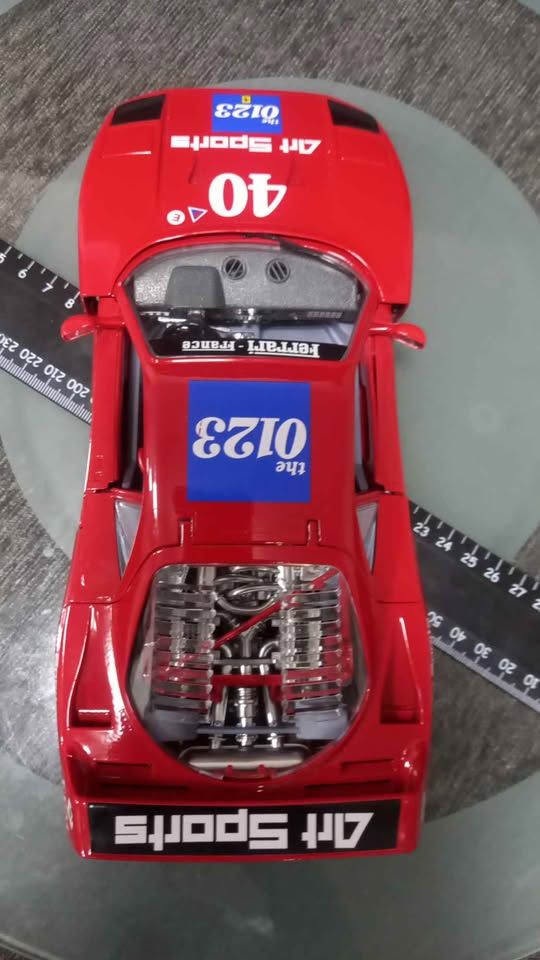 Ferrari F40 scale 1:18  view 5