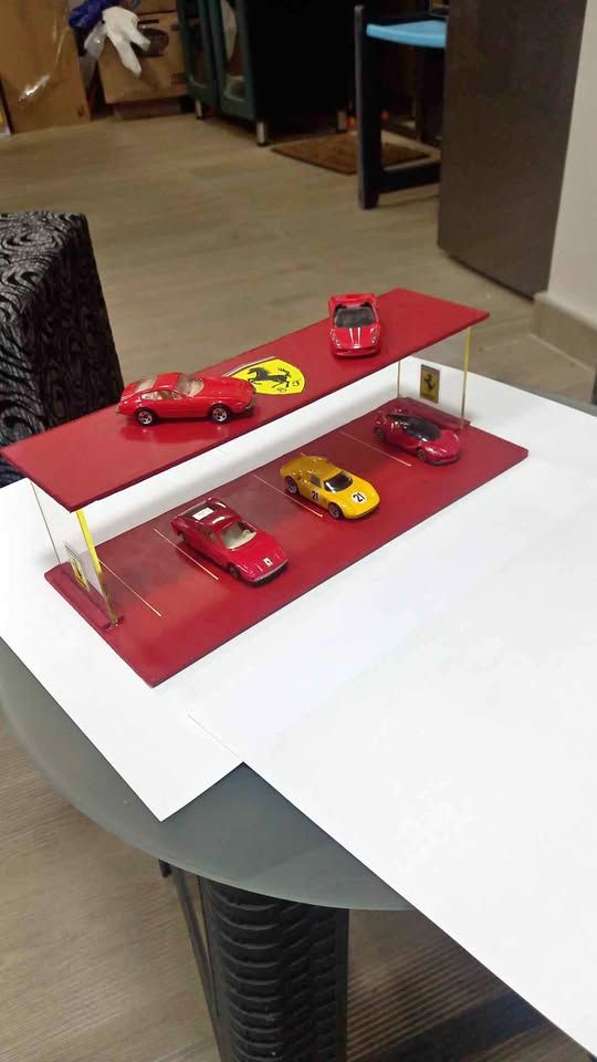 Ferrari Diorama stand and cars