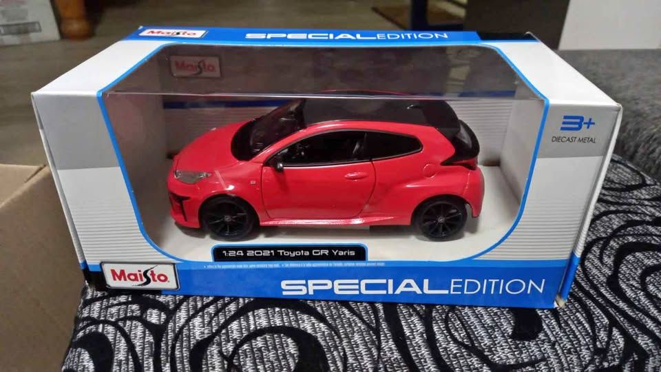 Maisto Special Edition 1:24 Toyota GR Yaris Diecast Model - orange