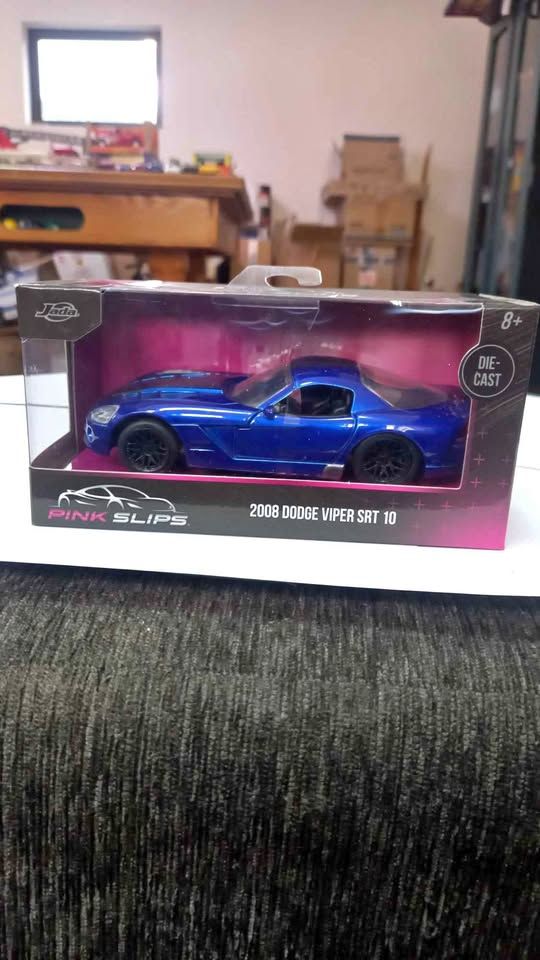 Jada Jada Pink slips 1:32 2008 dodge viper srt 10 die cast R200