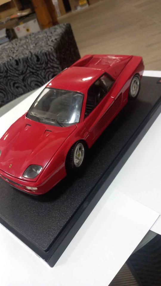 Ferrari F512M Testarossa scale 1:18 view 3