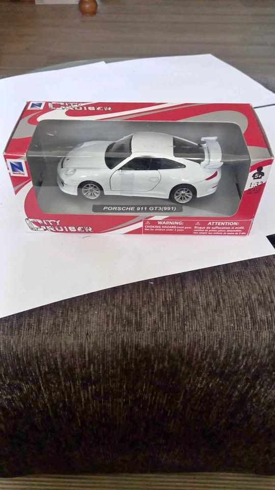 NEWRAY 1:32 Porsche 911 GT3 (991) die cast R200