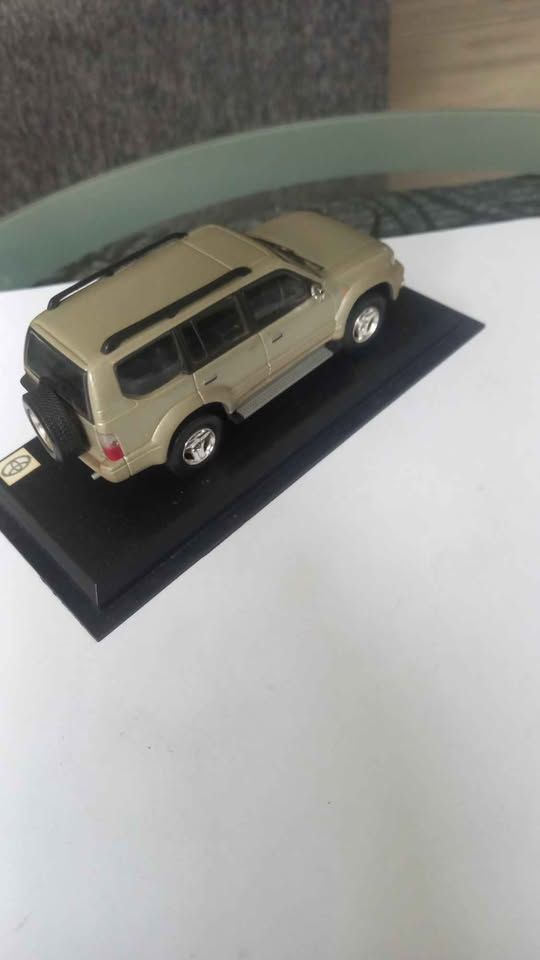 Land cruiser view 5