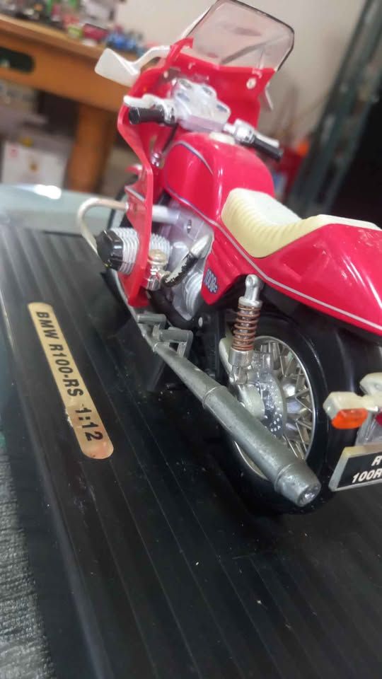 BMW R100-RS Yat ming scale 1:12 view 3