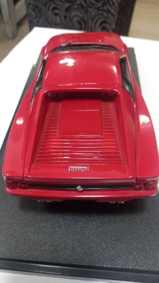 Ferrari F512M Testarossa scale 1:18 view 5