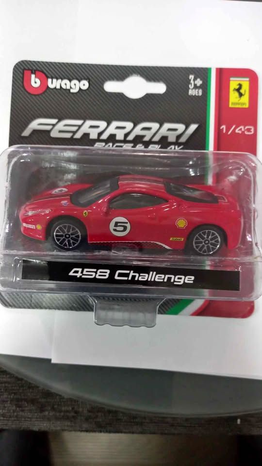 Burago 1:43 Ferrari 458 challenge