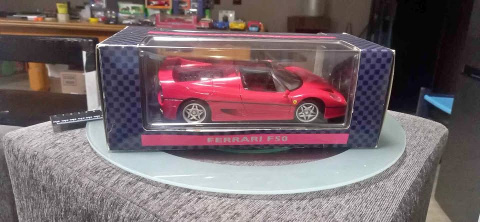 Ferrari F50 1995 - die cast 1:18 view 2