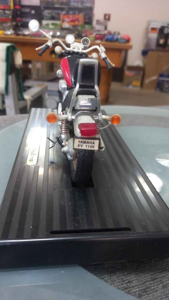 1:12 Yamaha XV1100 Virago Diecast Motorcycle Model view 3