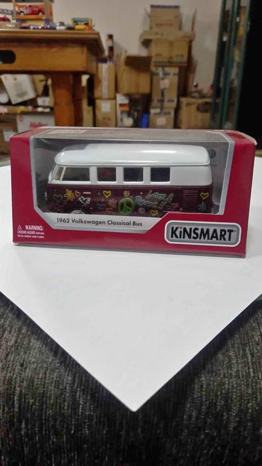Kinsmart 1:36 vw classic bus 1962 die cast R300