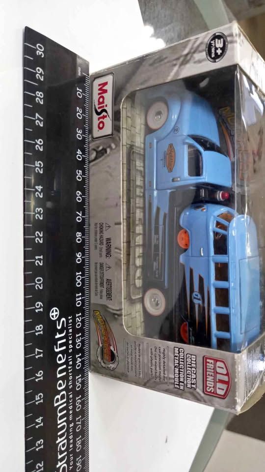Maisto VW Flatbed Truck