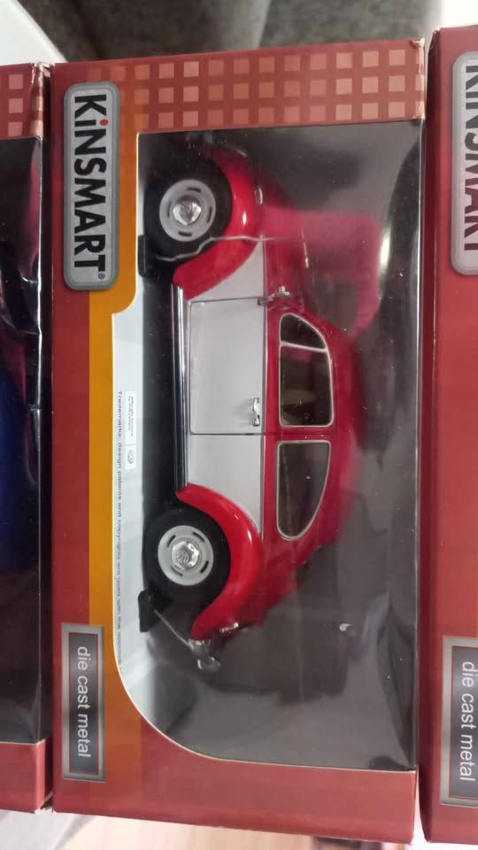 Kinsmart 1967 Classic VW Beetle view 3