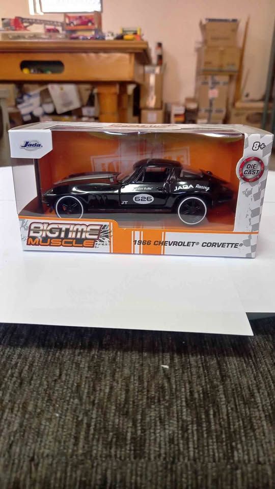 Jada 1:32 1966 chev corvette die cast R200 black
