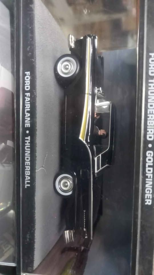 James Bond 007 Car Collection 1:43 Diecast Bundle view 6