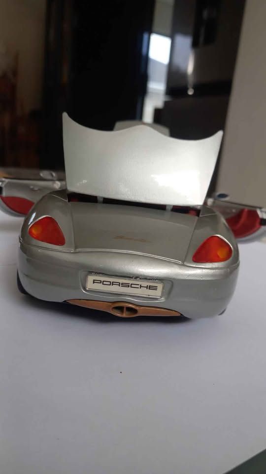 Porsche boxster 1:18 view 5