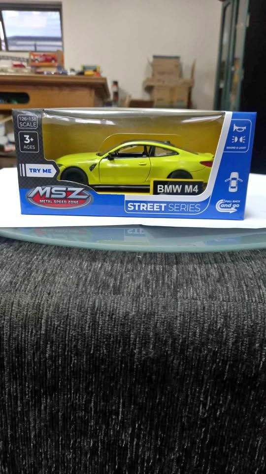 MSZ 1:26-1:38 BMW M4 die cast R200