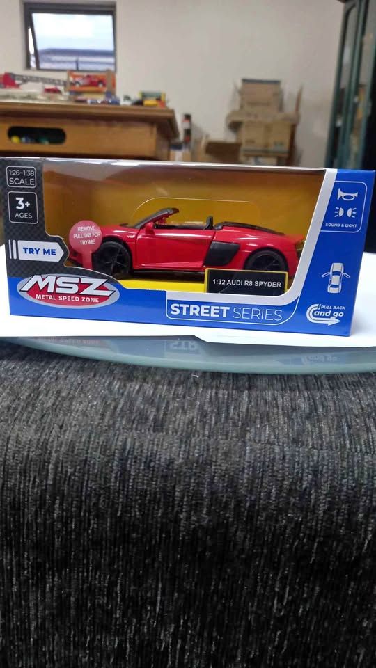 MSZ 1:26-1:38 AUDI R8 SPYDER die cast R200