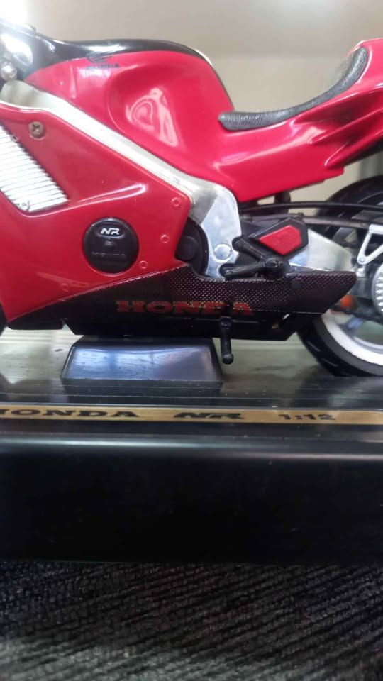 Honda NR scale 1:12 view 4