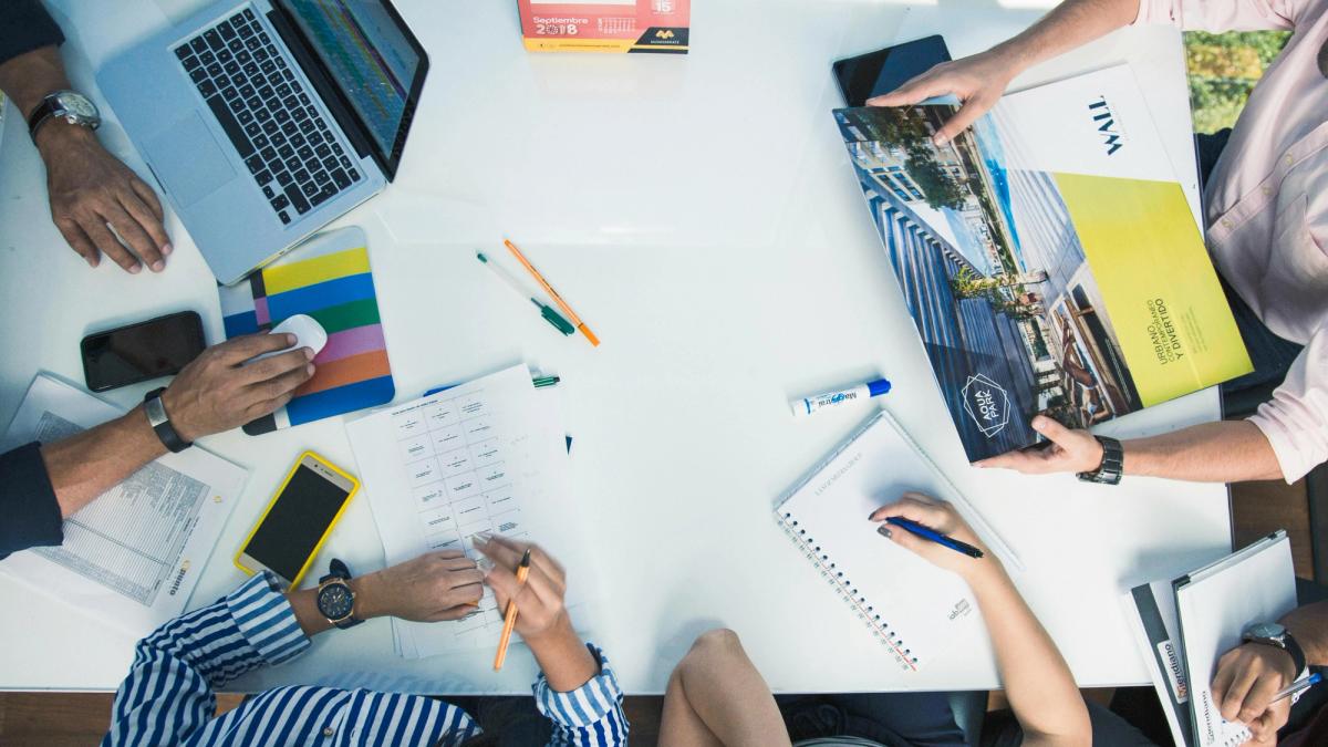 Embarking on a website or app project: Should I go with a full-service or specialist partner?