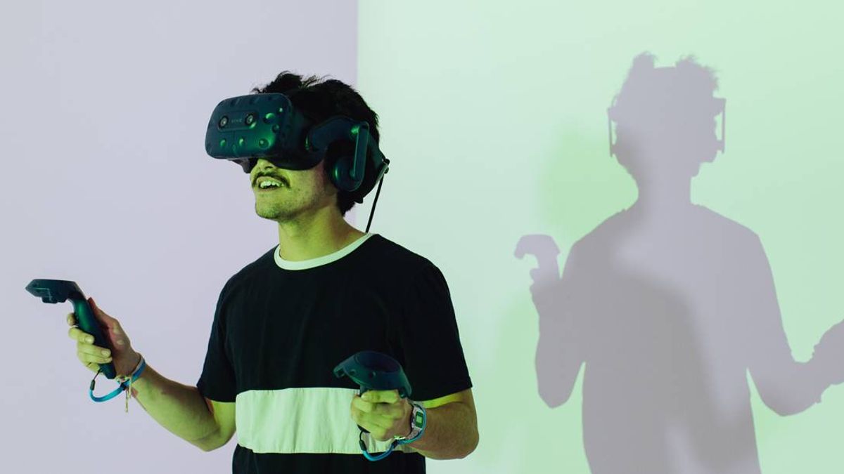 Student using a VR headset